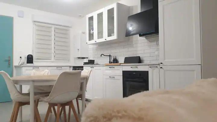 Chambre Calme Dans Une Maison Neuve Avec Jardin Billere Ngoại thất bức ảnh